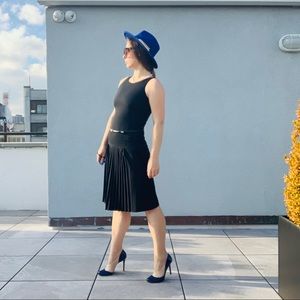 Theory Pleated Wool Black Midi Classy Dress